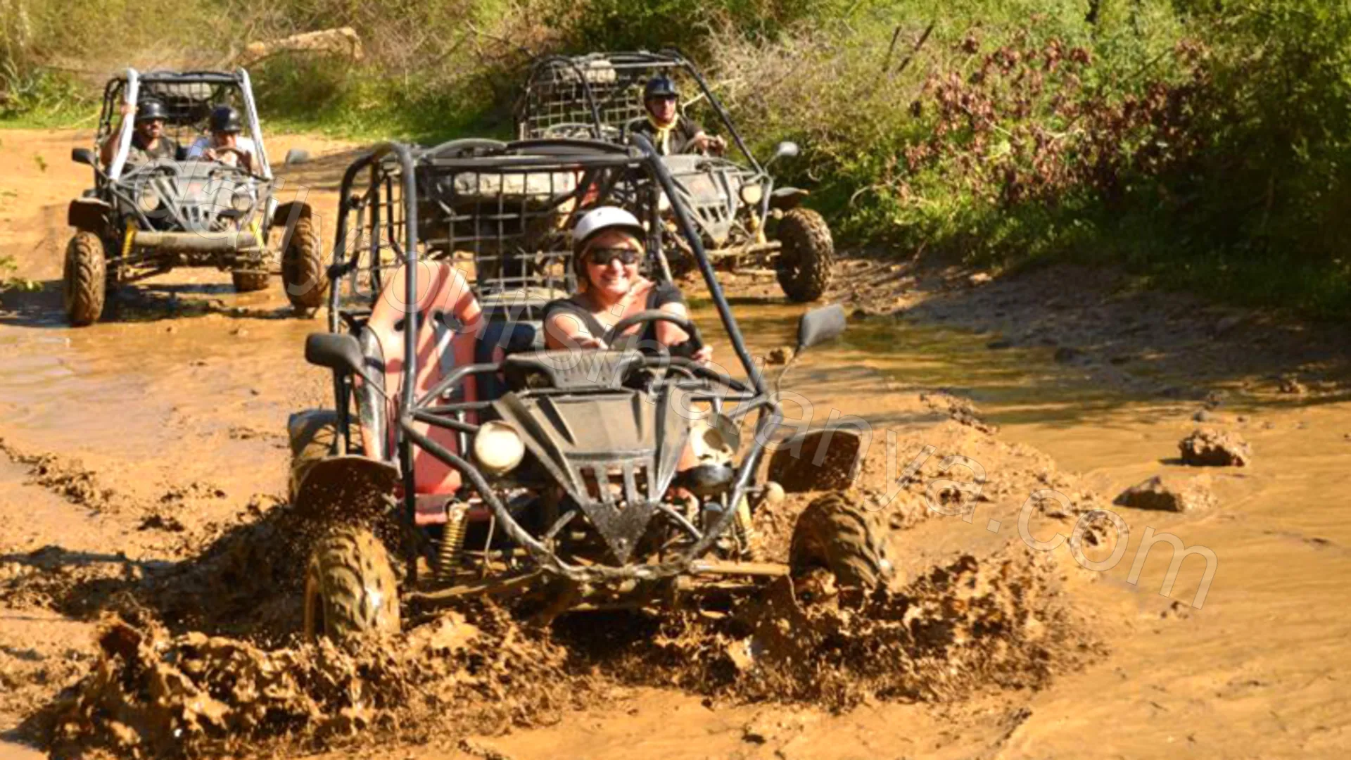 Buggy Safari: Alanya’nın Çamurlu Yollarında Sürüş Keyfi