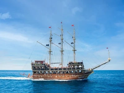 Alanya Tekne Turu: Akdeniz’in Koylarında Eğlence ve Huzur galeri